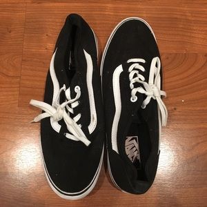 VANS lace up